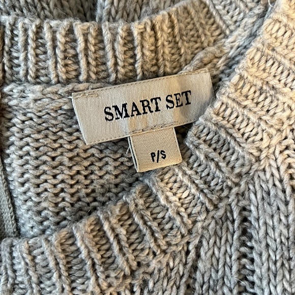 Smart Set size small sweater - Picture 5 of 6